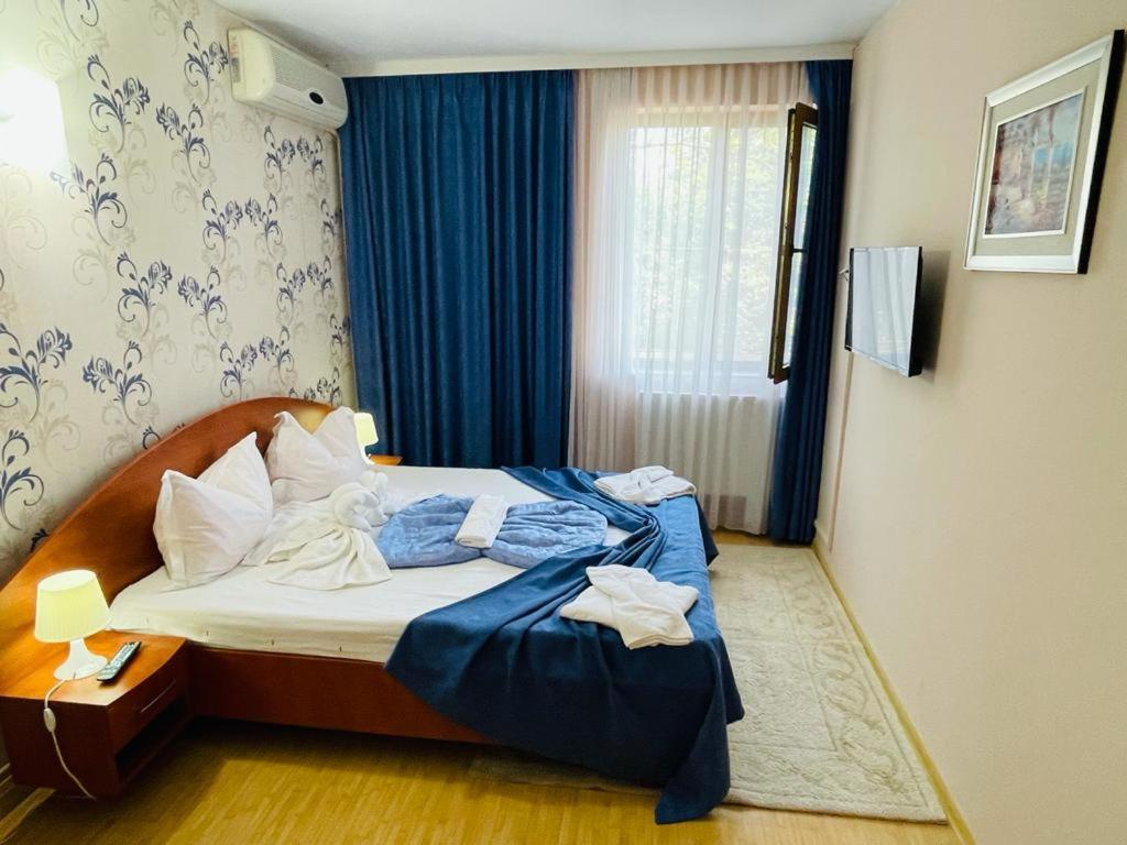 Hotel Turist เนพทุน ภายนอก รูปภาพ