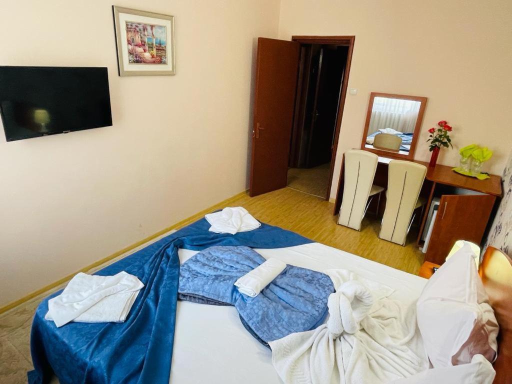 Hotel Turist เนพทุน ภายนอก รูปภาพ