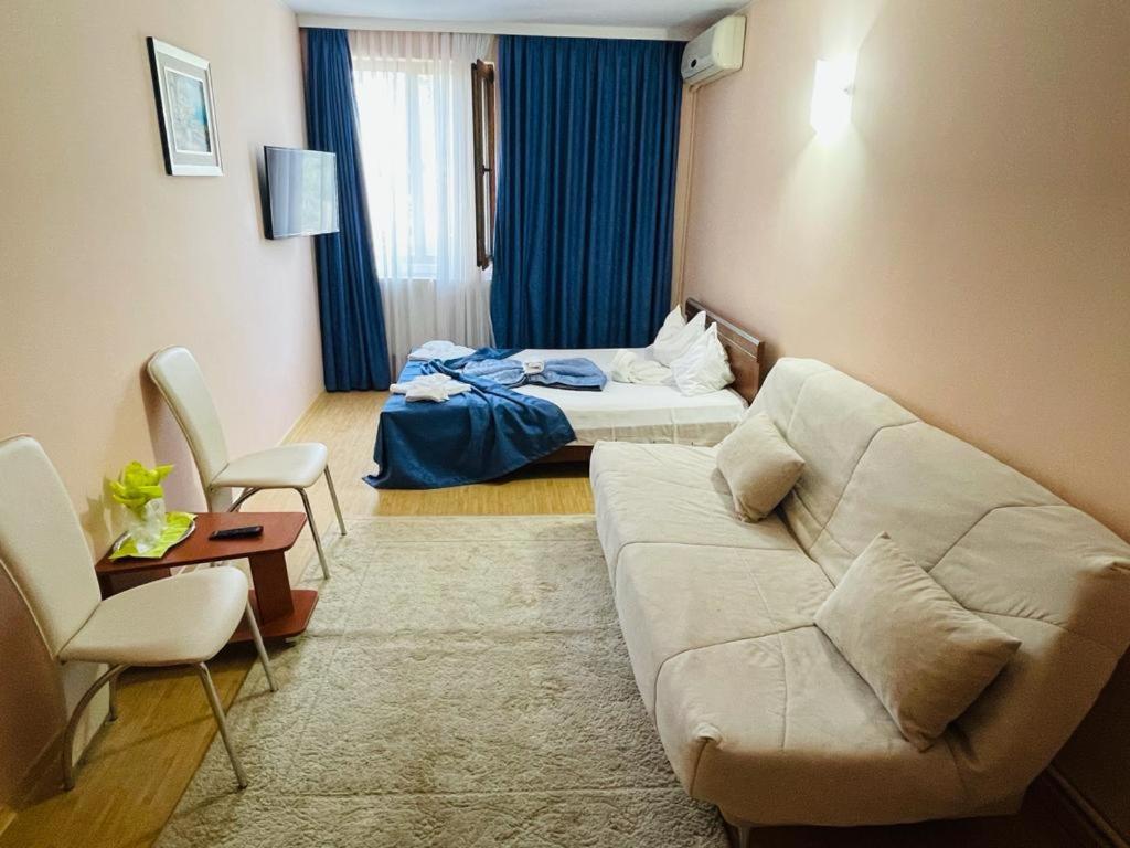 Hotel Turist เนพทุน ภายนอก รูปภาพ