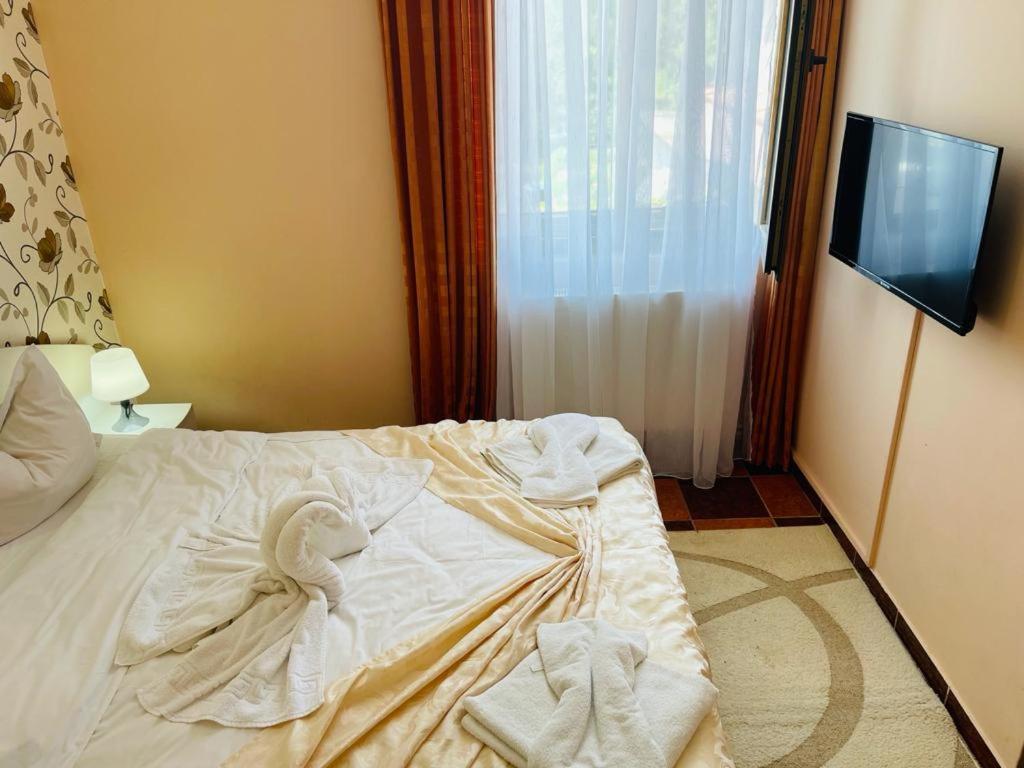 Hotel Turist เนพทุน ภายนอก รูปภาพ