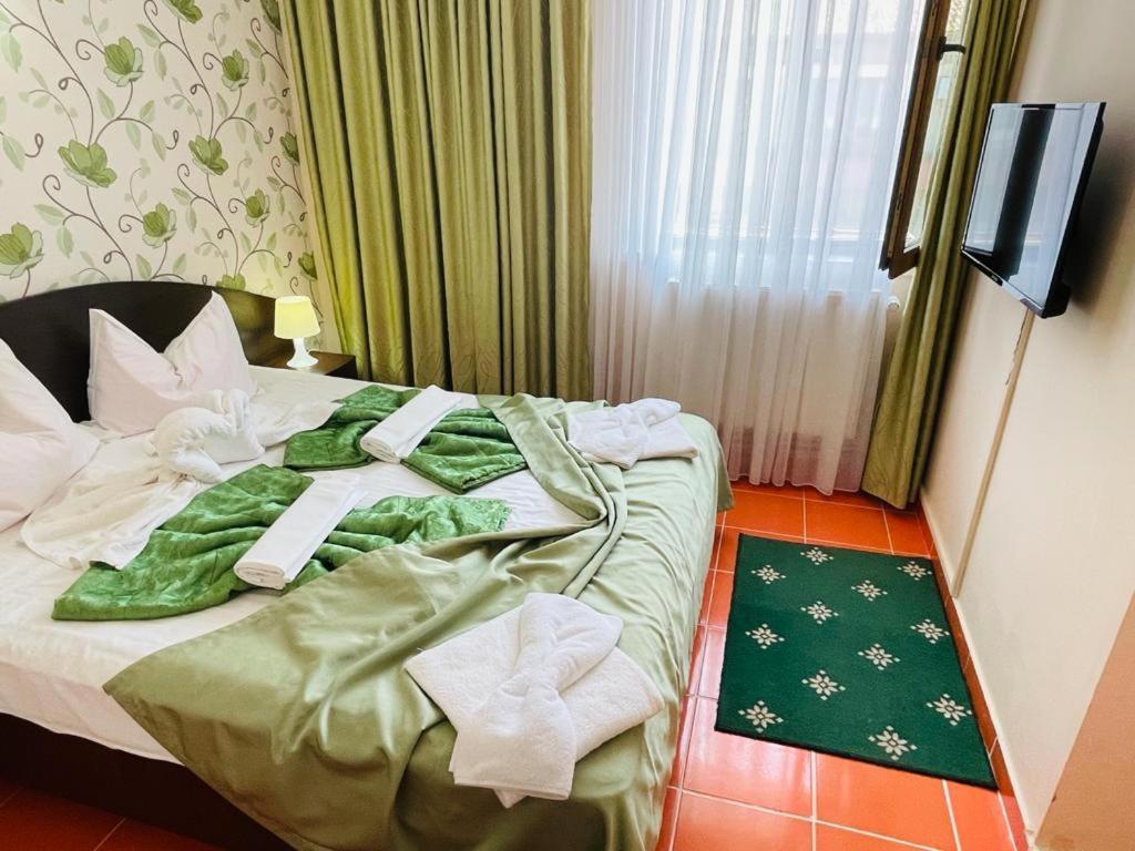 Hotel Turist เนพทุน ภายนอก รูปภาพ