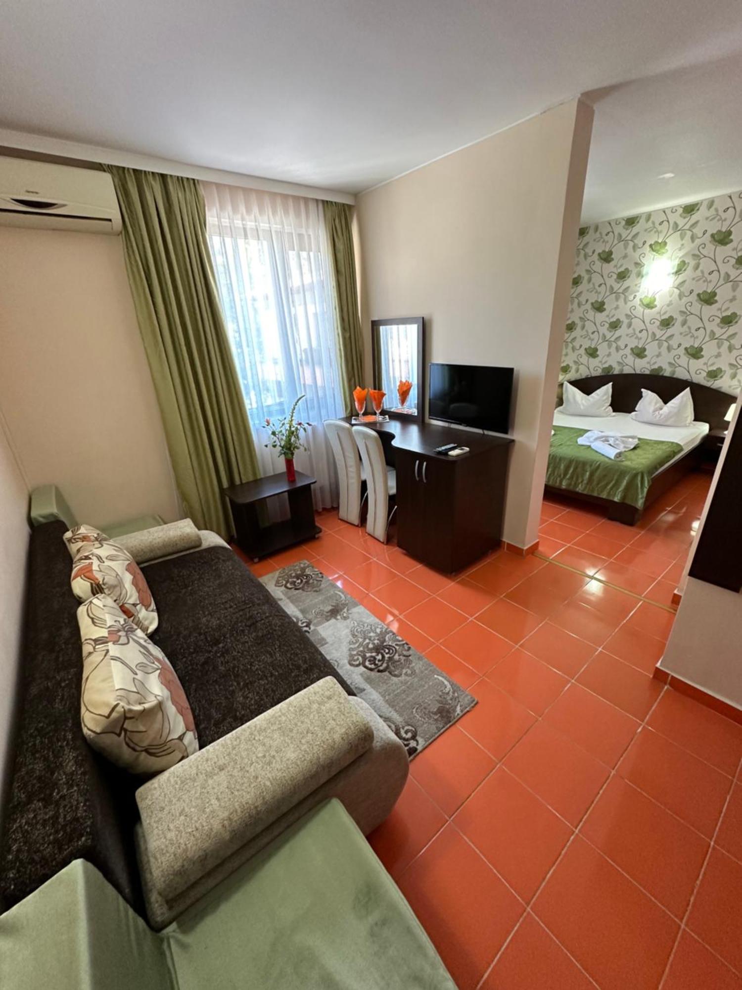 Hotel Turist เนพทุน ภายนอก รูปภาพ