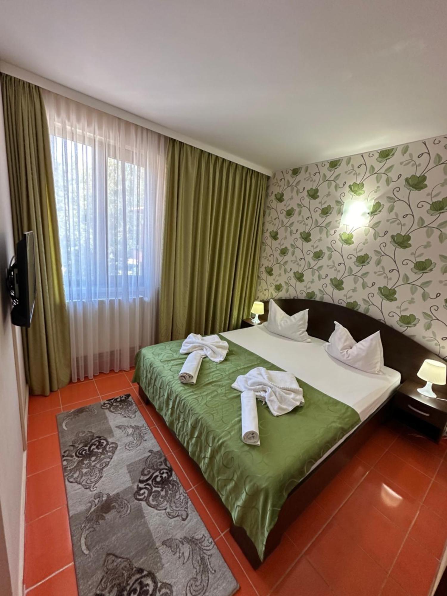 Hotel Turist เนพทุน ภายนอก รูปภาพ