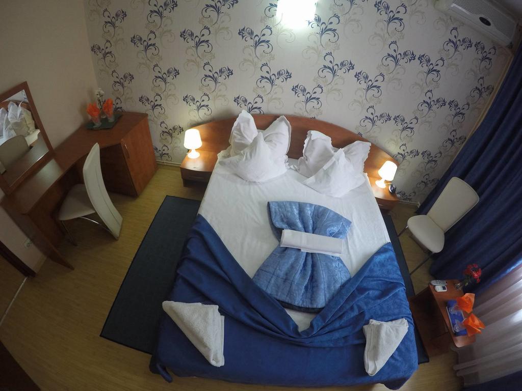 Hotel Turist เนพทุน ภายนอก รูปภาพ