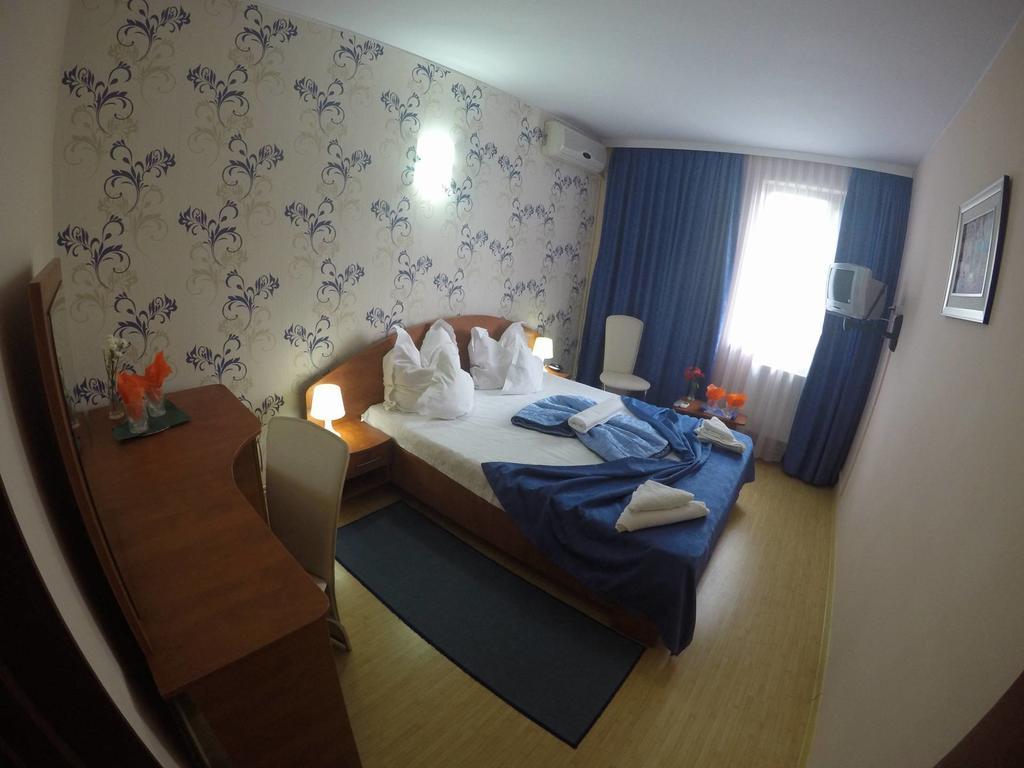 Hotel Turist เนพทุน ภายนอก รูปภาพ