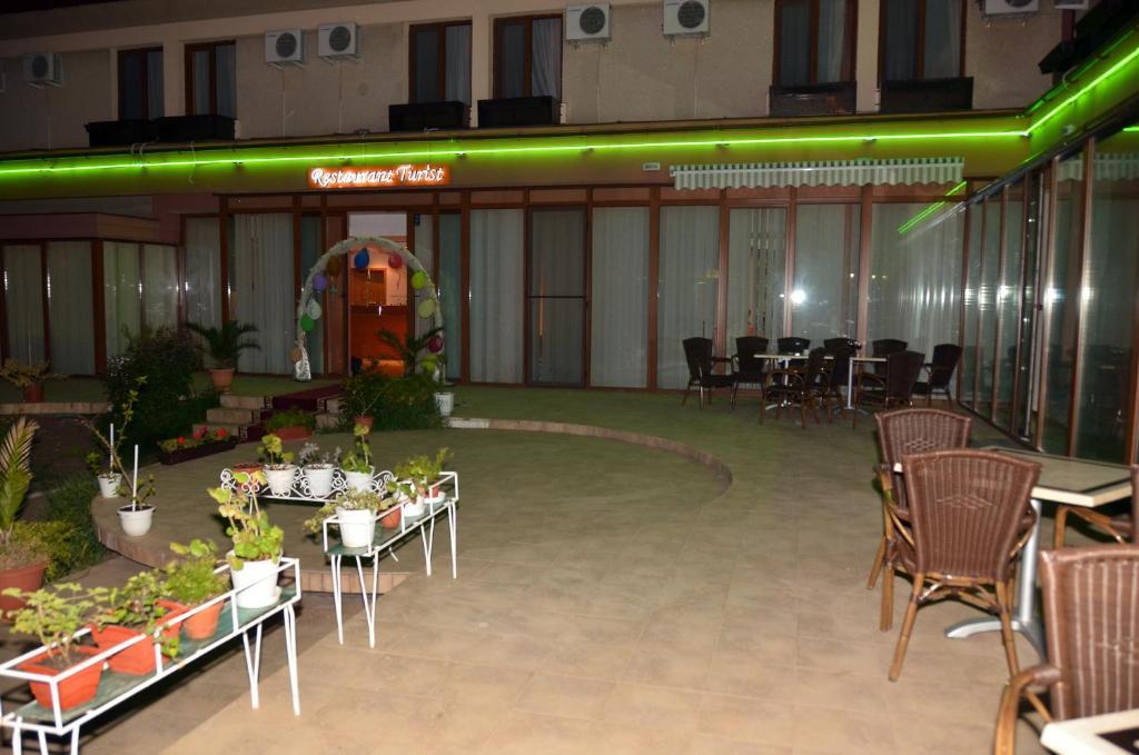 Hotel Turist เนพทุน ภายนอก รูปภาพ
